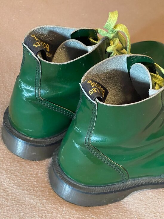*VERY HARD TO FIND* VINTAGE 90s Dr Martens Green Patent Boots 6 holes Size 7 Men main image 11